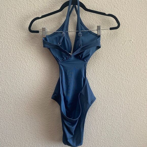 Cupshe Cut-Out Swimsuit One-Piece Blue Color Size Medium NWT Fit And Comfort - Picture 2 of 4